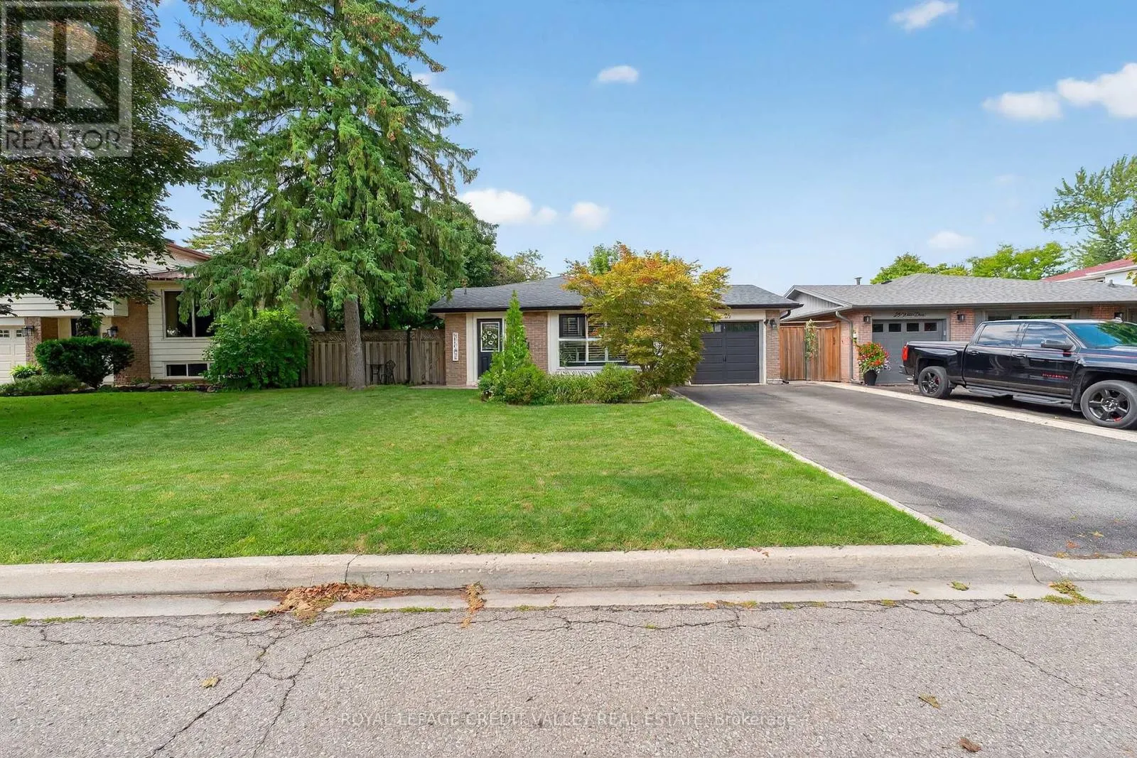 24 WILLIS DRIVE