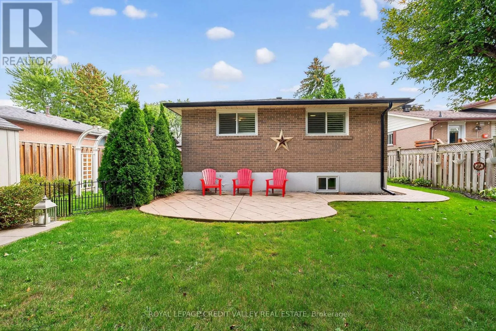 24 WILLIS DRIVE