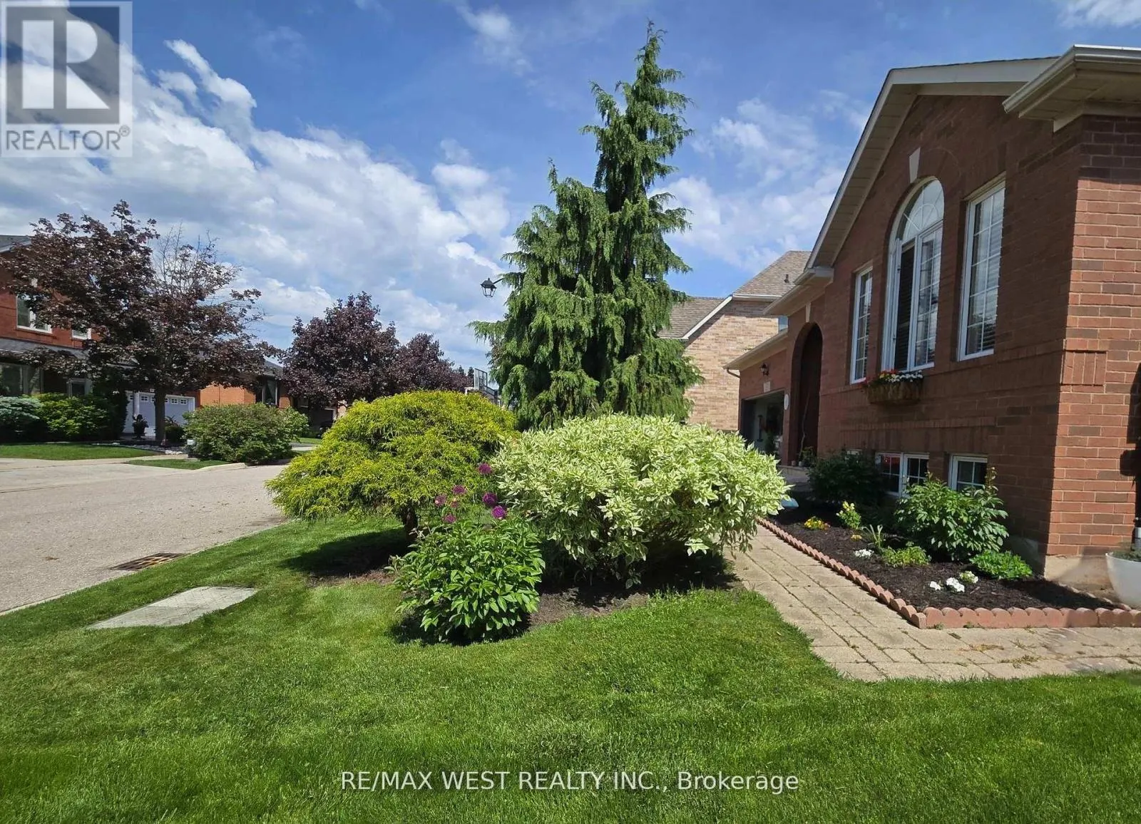 2223 LAPSLEY CRESCENT