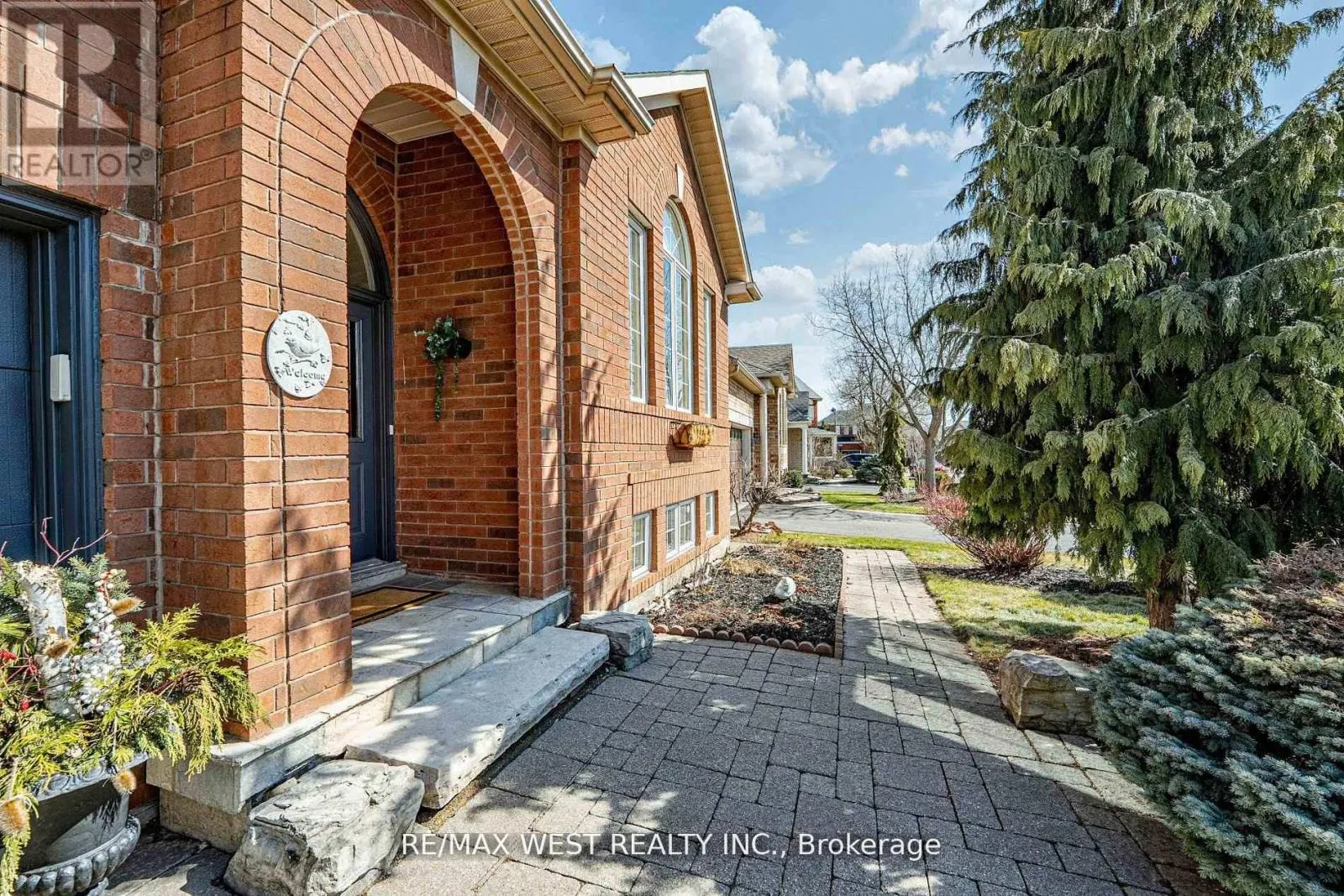 2223 LAPSLEY CRESCENT