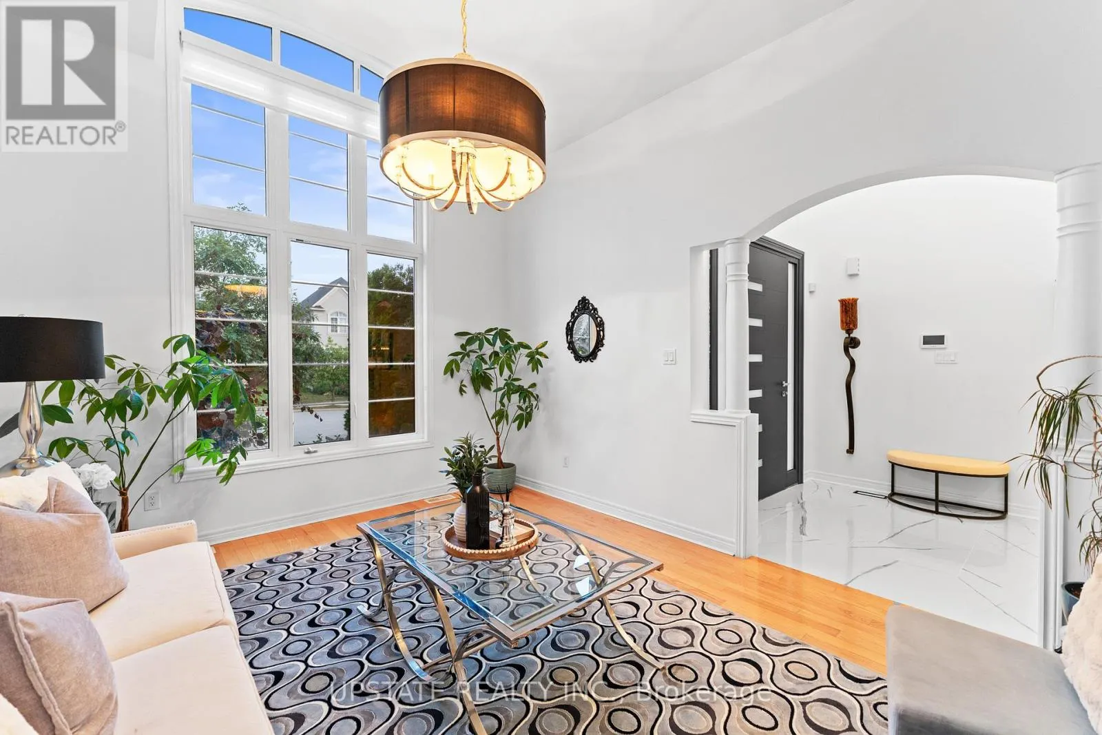 6 ISLINGTON DRIVE