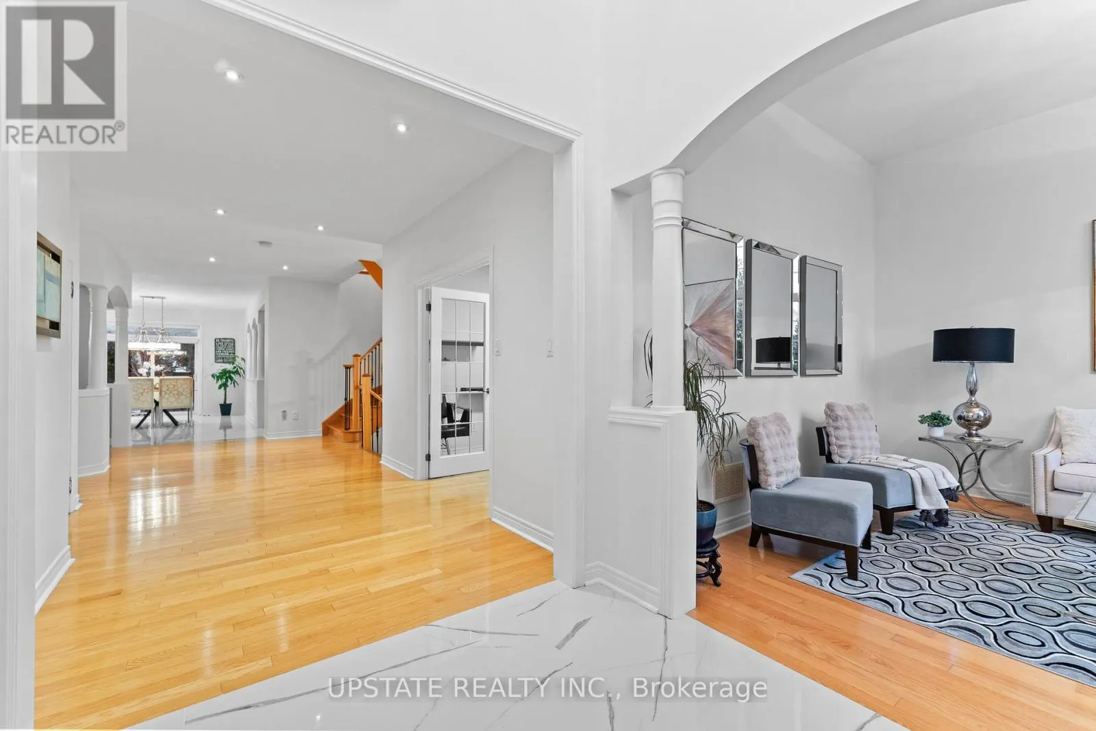 6 ISLINGTON DRIVE