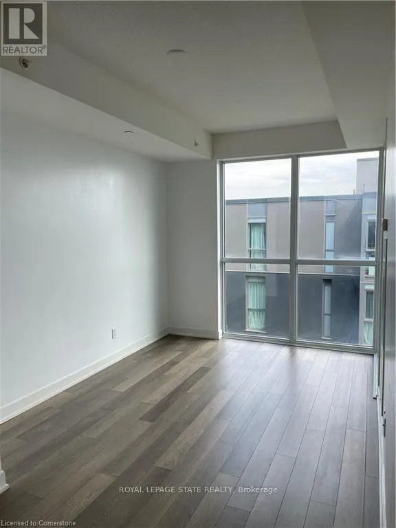 D412 - 5220 DUNDAS STREET