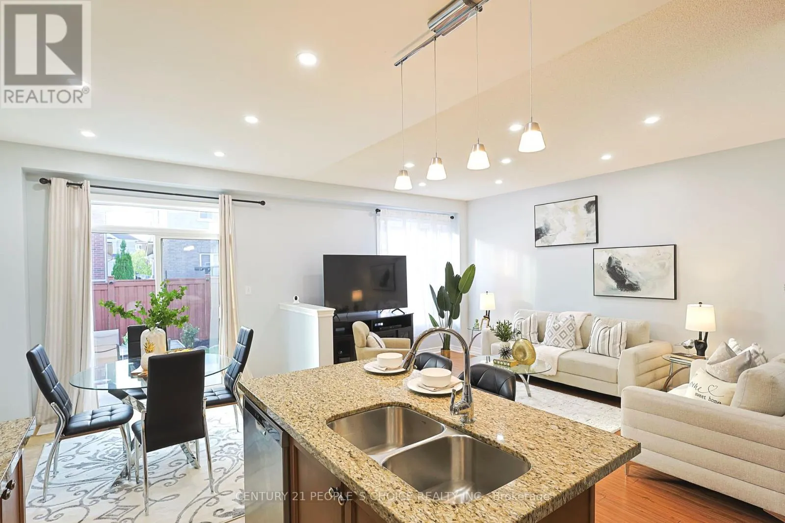 114 BEGONIA CRESCENT