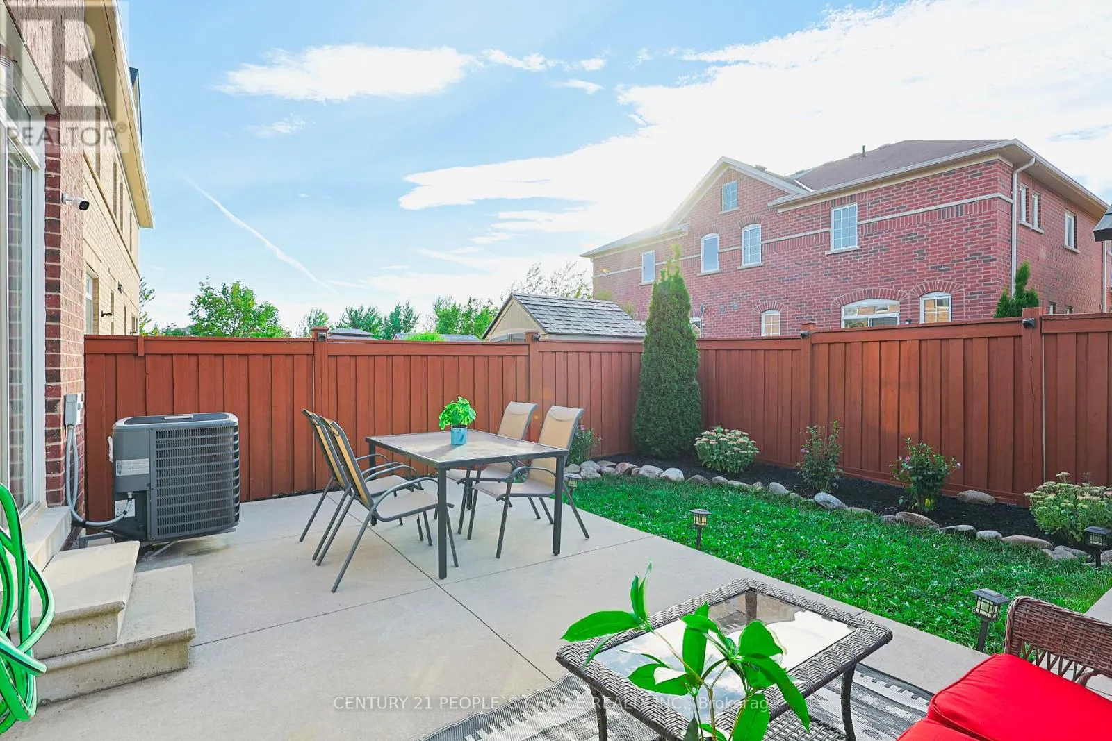 114 BEGONIA CRESCENT