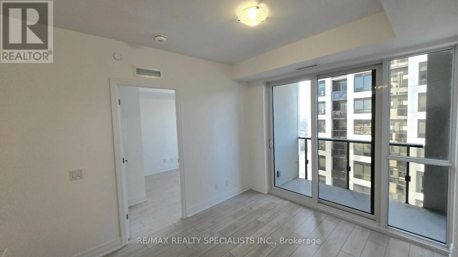 2309 - 30 ELM DRIVE W