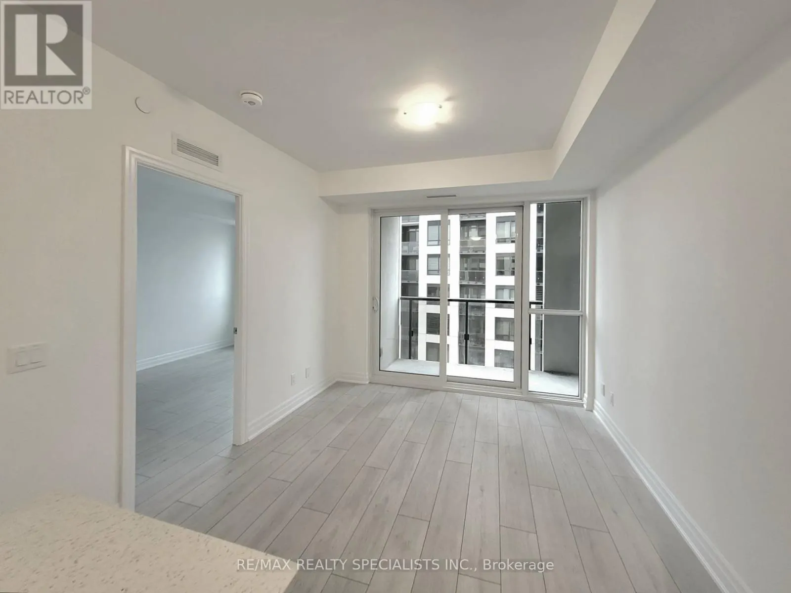 2309 - 30 ELM DRIVE W