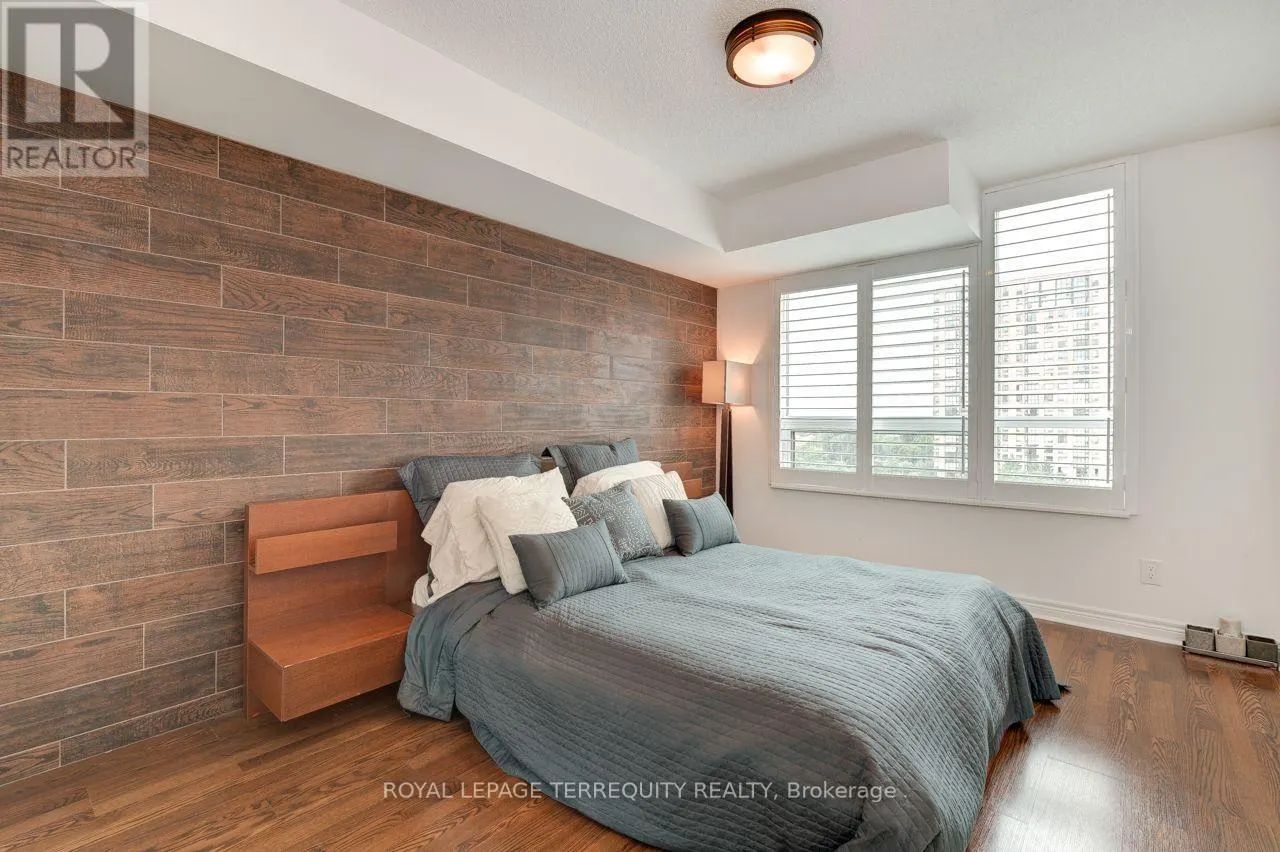 1105 - 208 ENFIELD PLACE