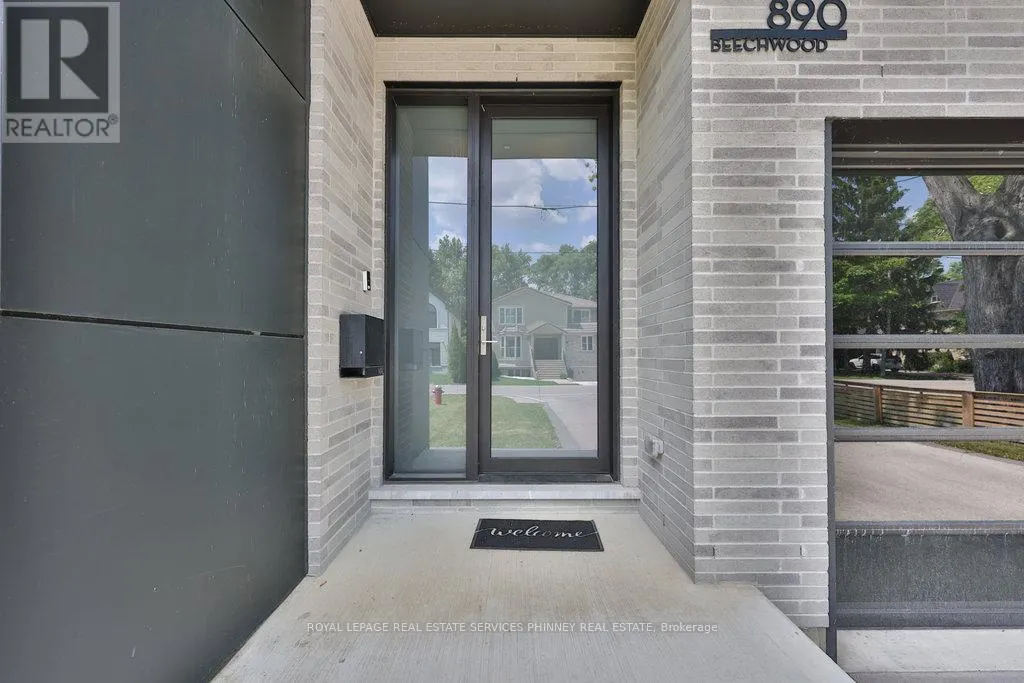 890 BEECHWOOD AVENUE