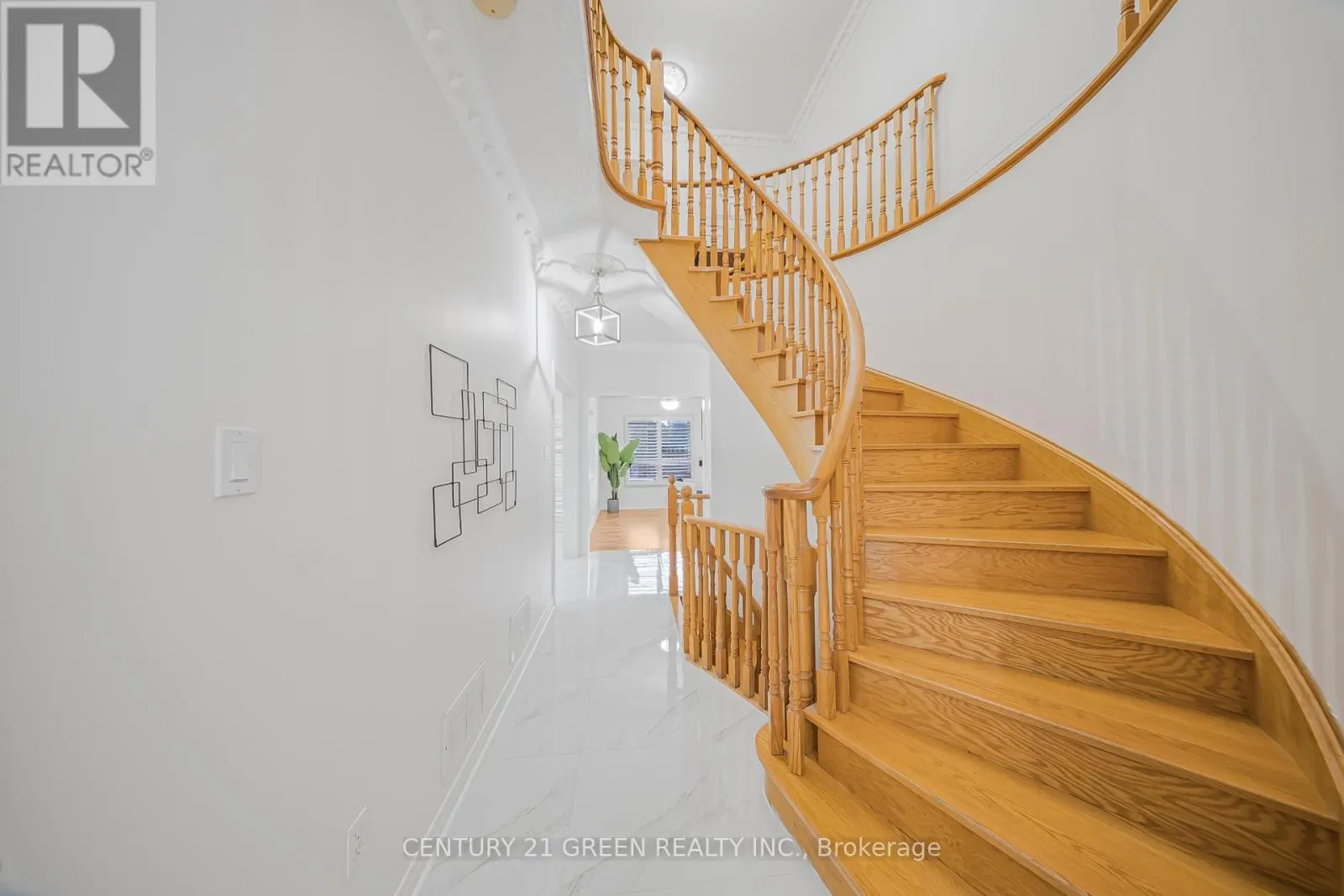 486 FERNFOREST DRIVE