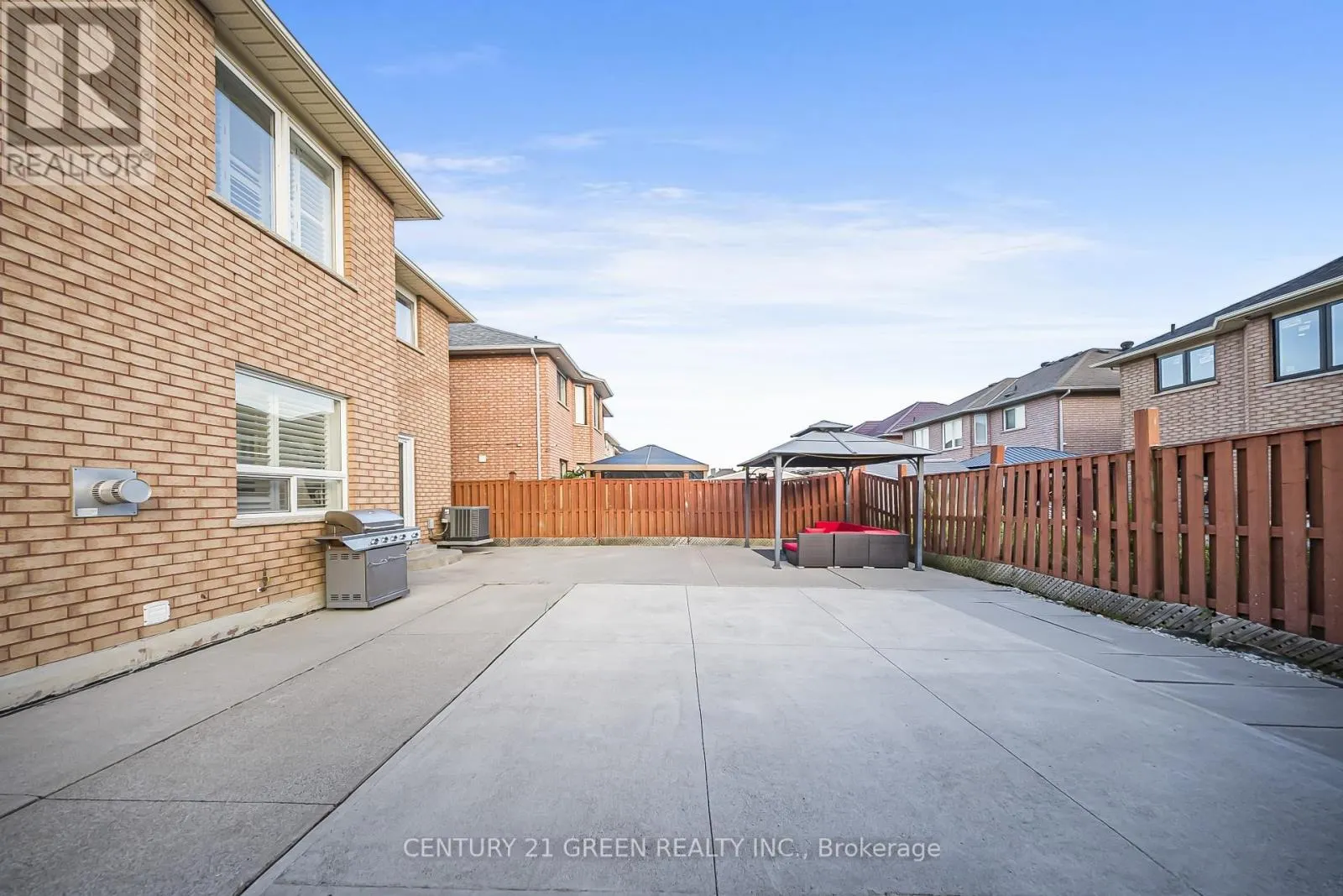 486 FERNFOREST DRIVE
