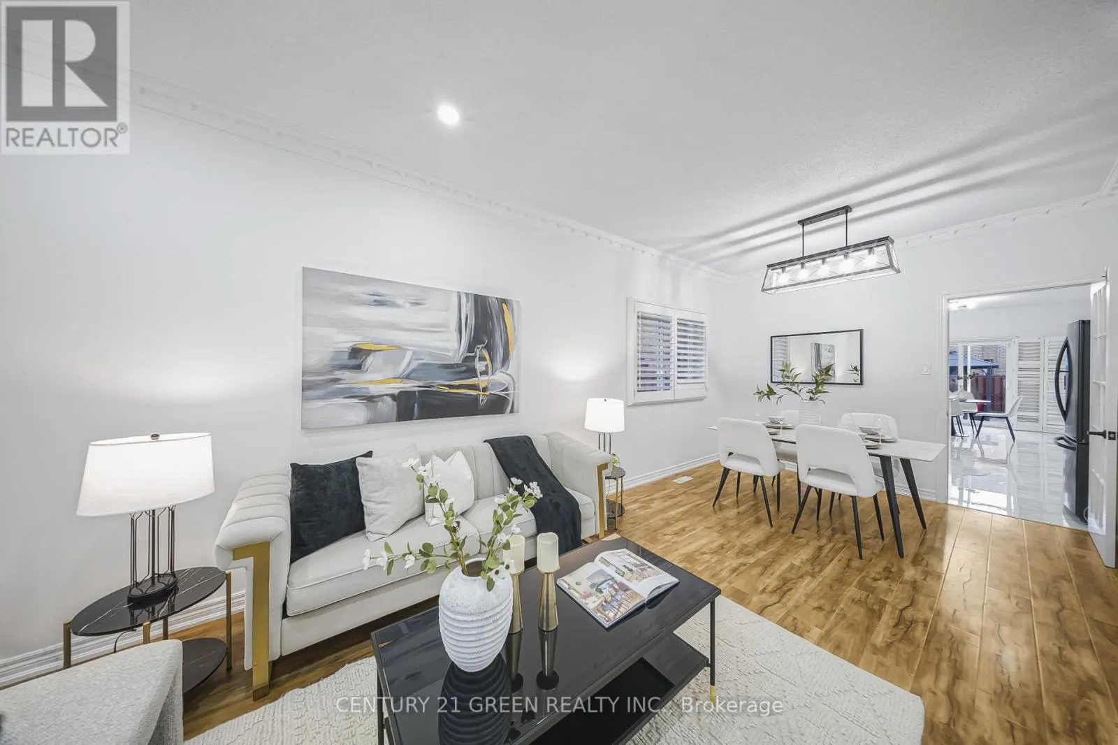 486 FERNFOREST DRIVE