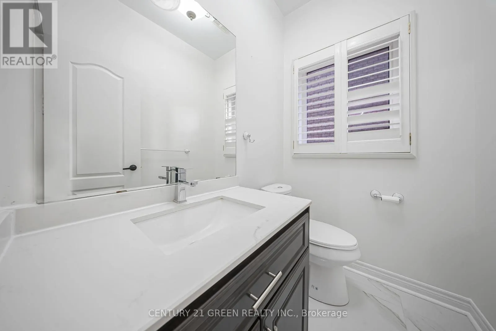 486 FERNFOREST DRIVE