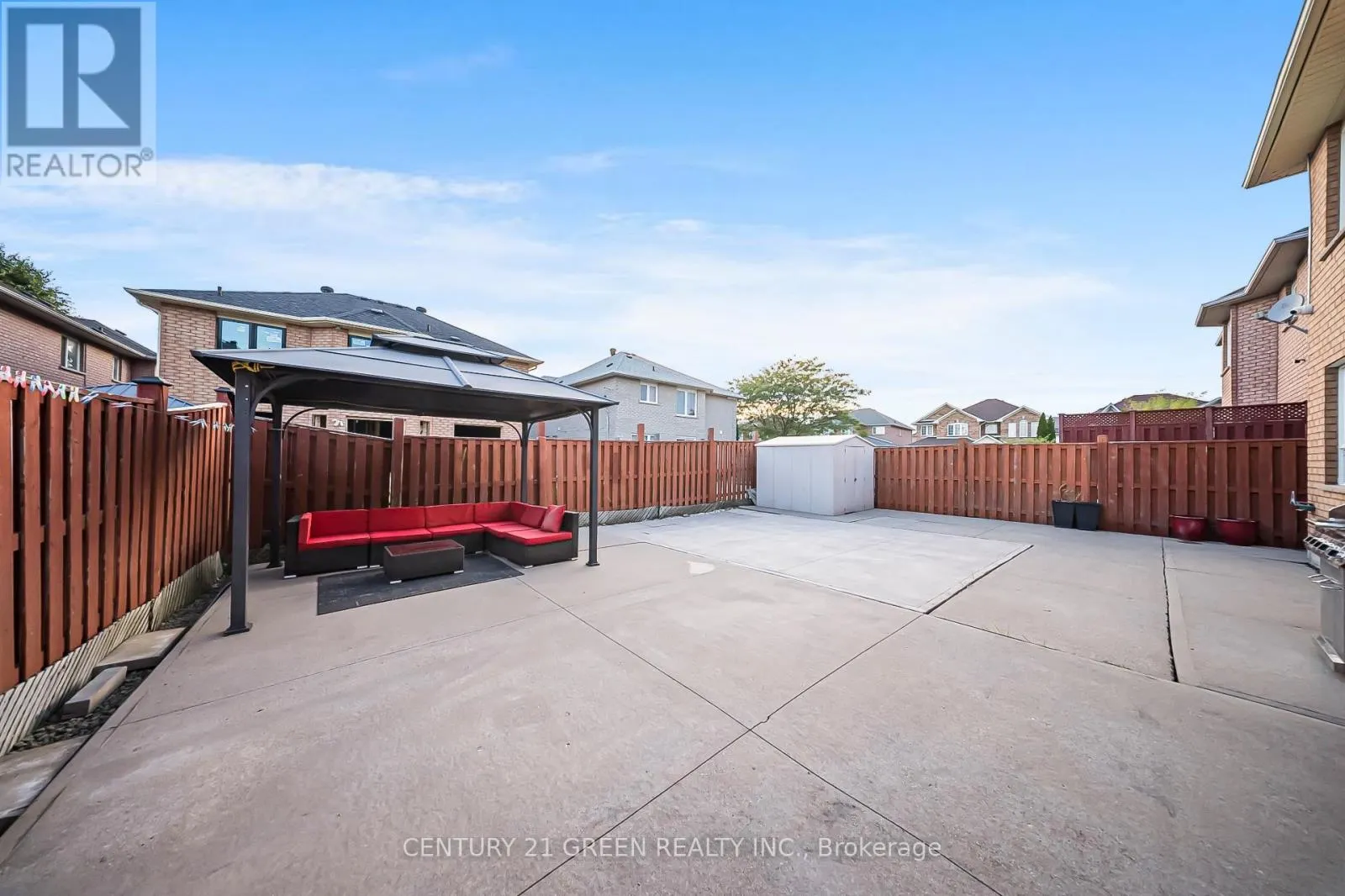 486 FERNFOREST DRIVE