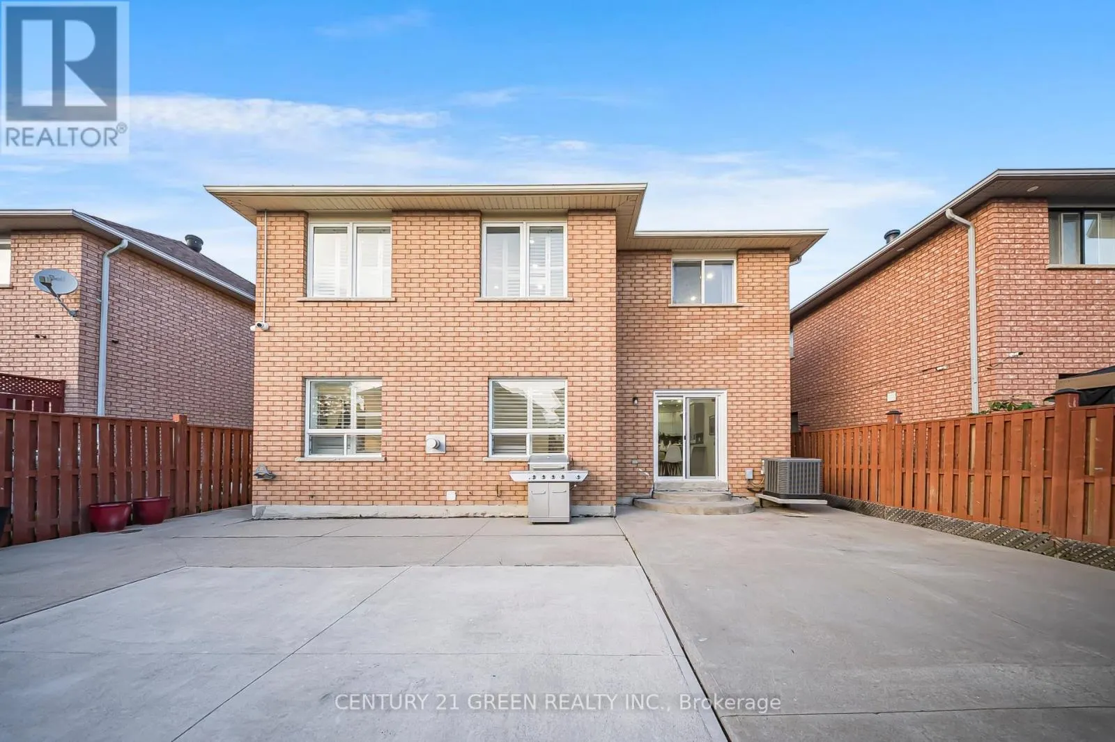 486 FERNFOREST DRIVE