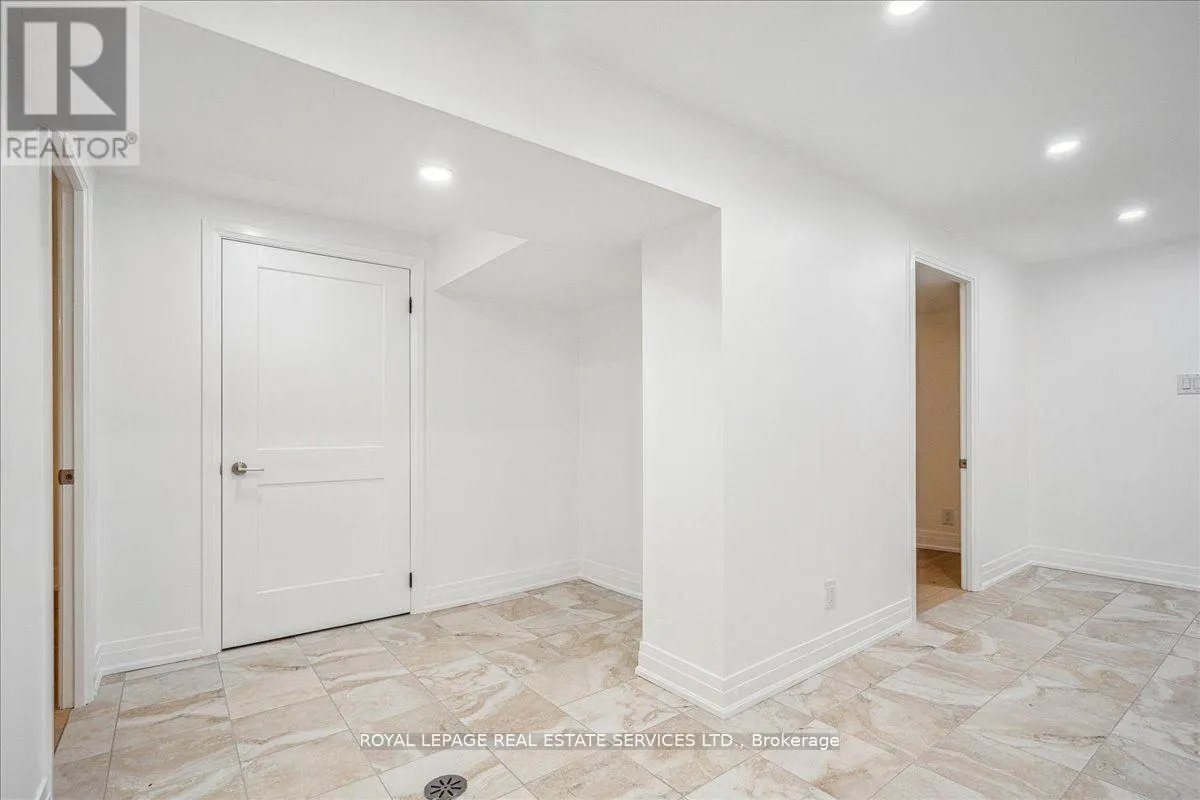 14 RAMSBURY ROAD