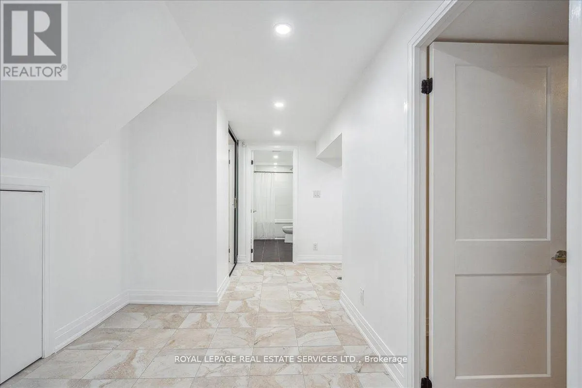 14 RAMSBURY ROAD