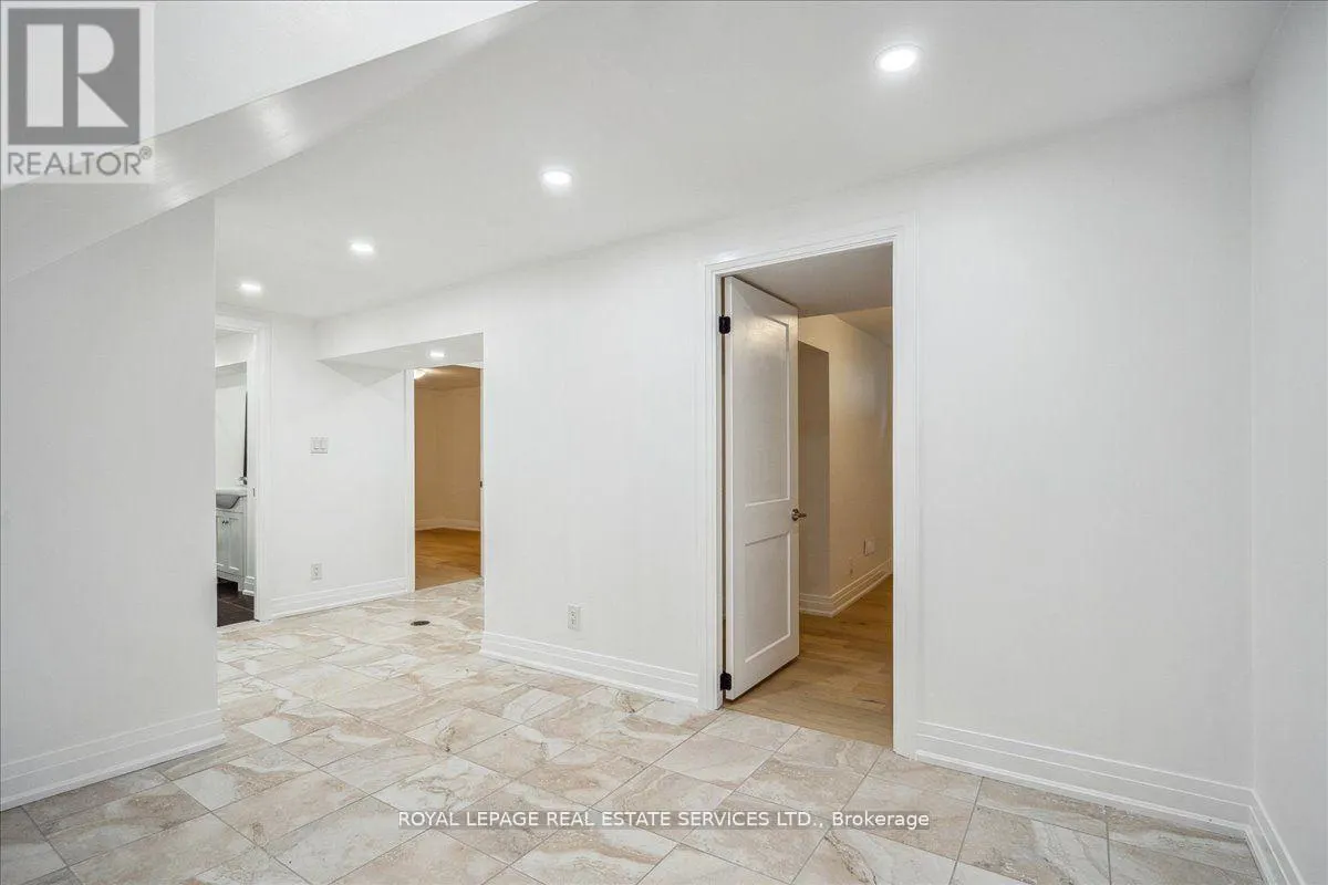 14 RAMSBURY ROAD