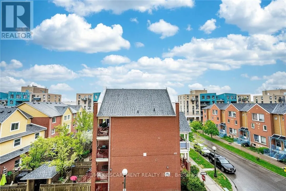 402 - 4 ELSINORE PATH