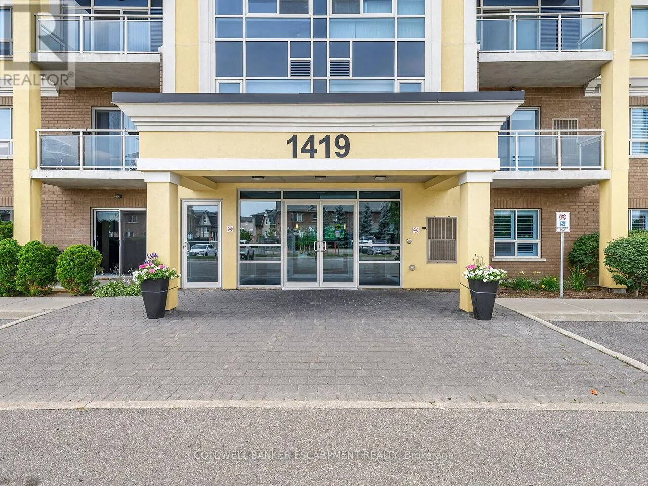 201 - 1419 COSTIGAN ROAD