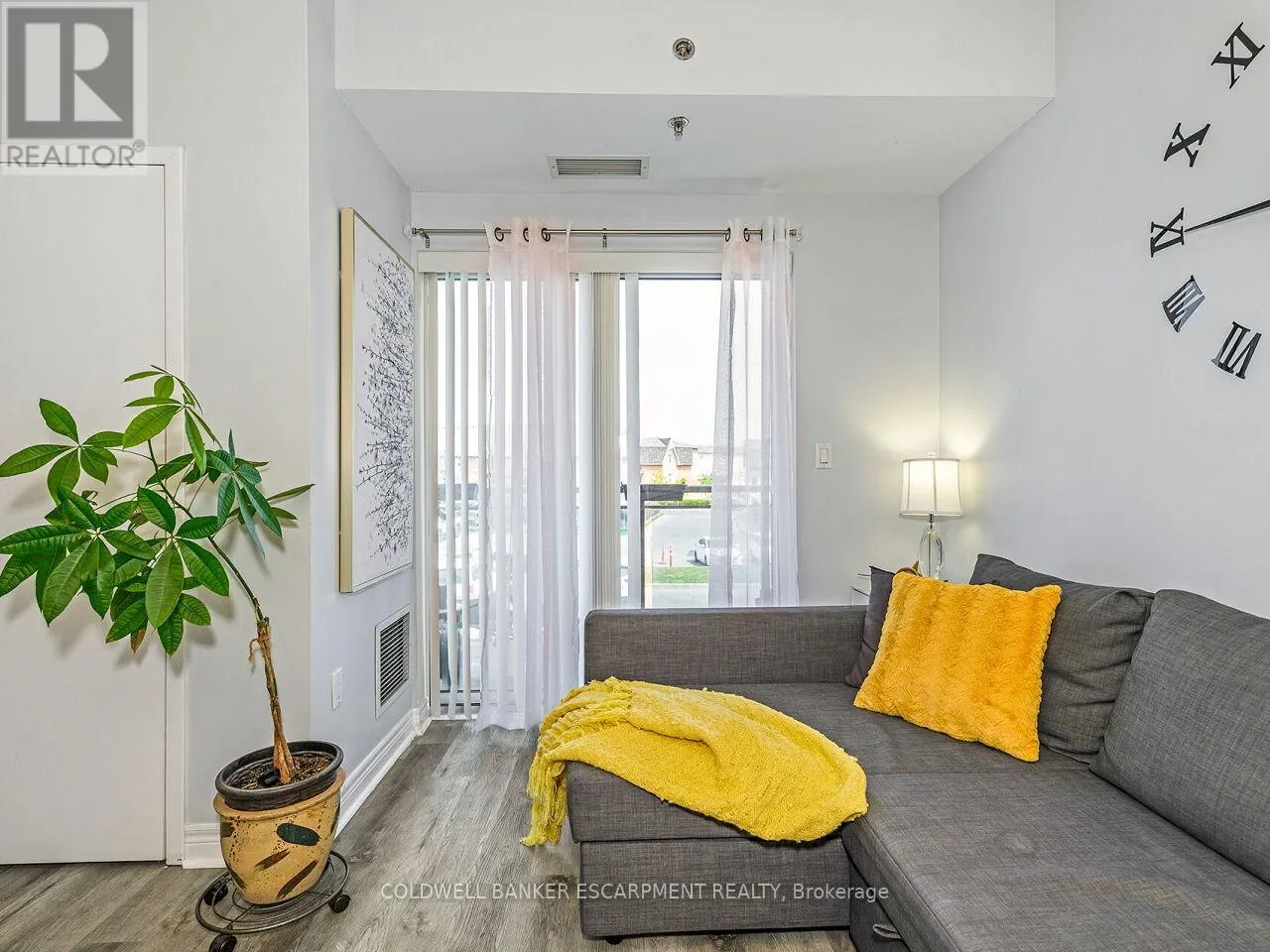 201 - 1419 COSTIGAN ROAD