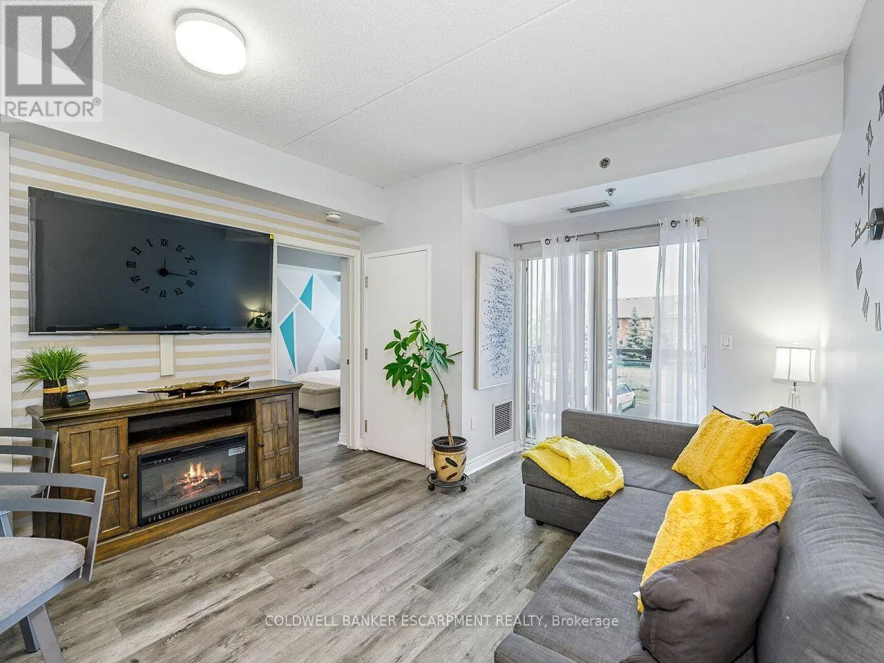 201 - 1419 COSTIGAN ROAD