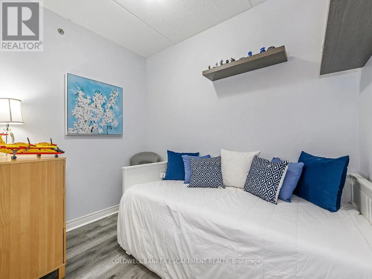 201 - 1419 COSTIGAN ROAD