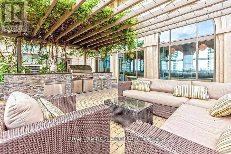 2203 - 385 PRINCE OF WALES DRIVE