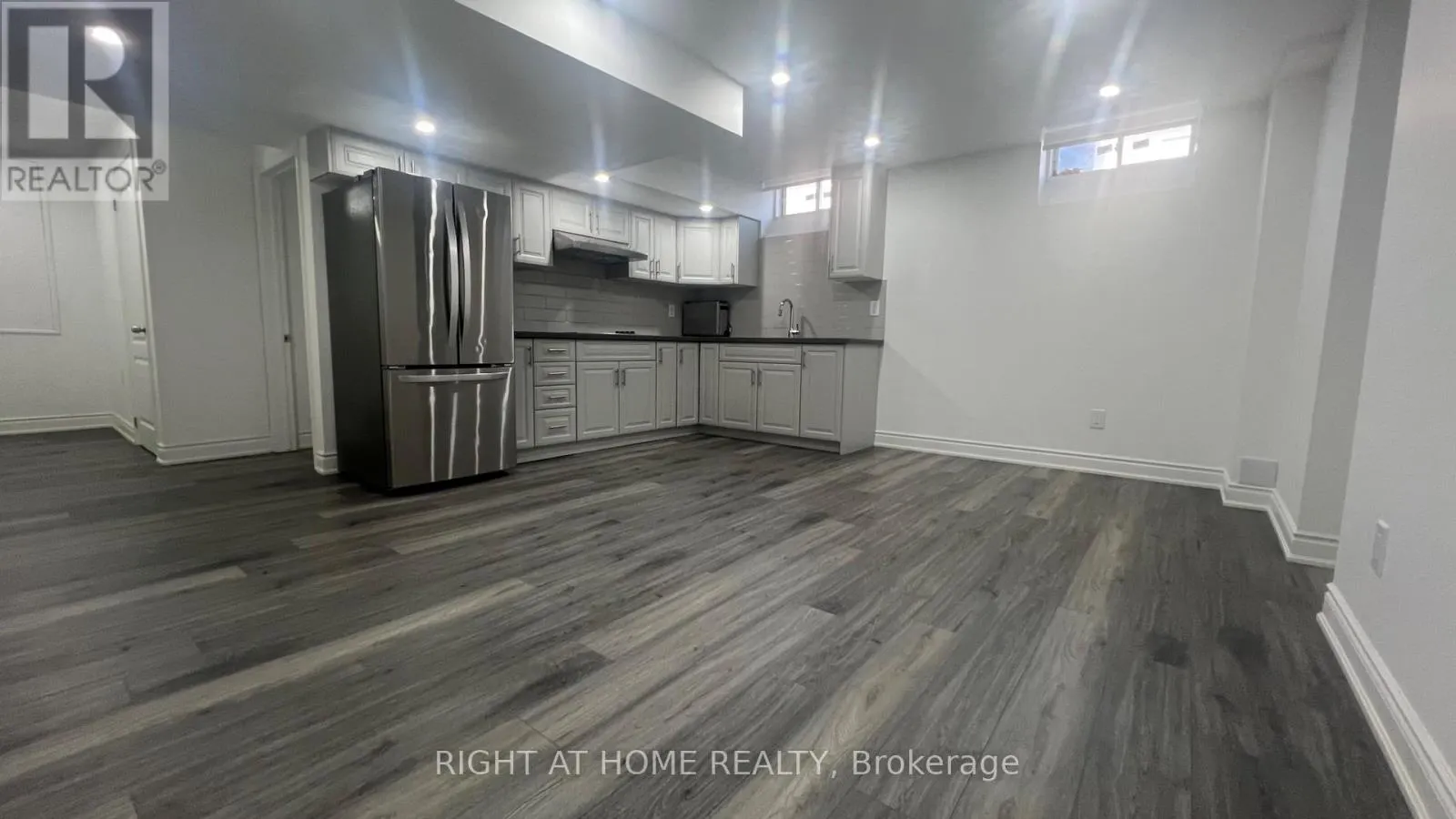 6 GRENDON CRESCENT