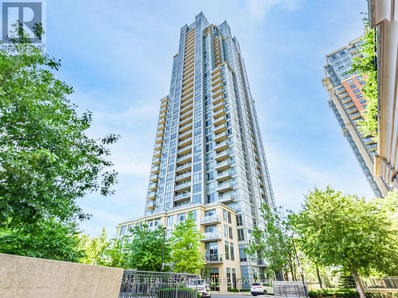 302 - 15 VIKING LANE