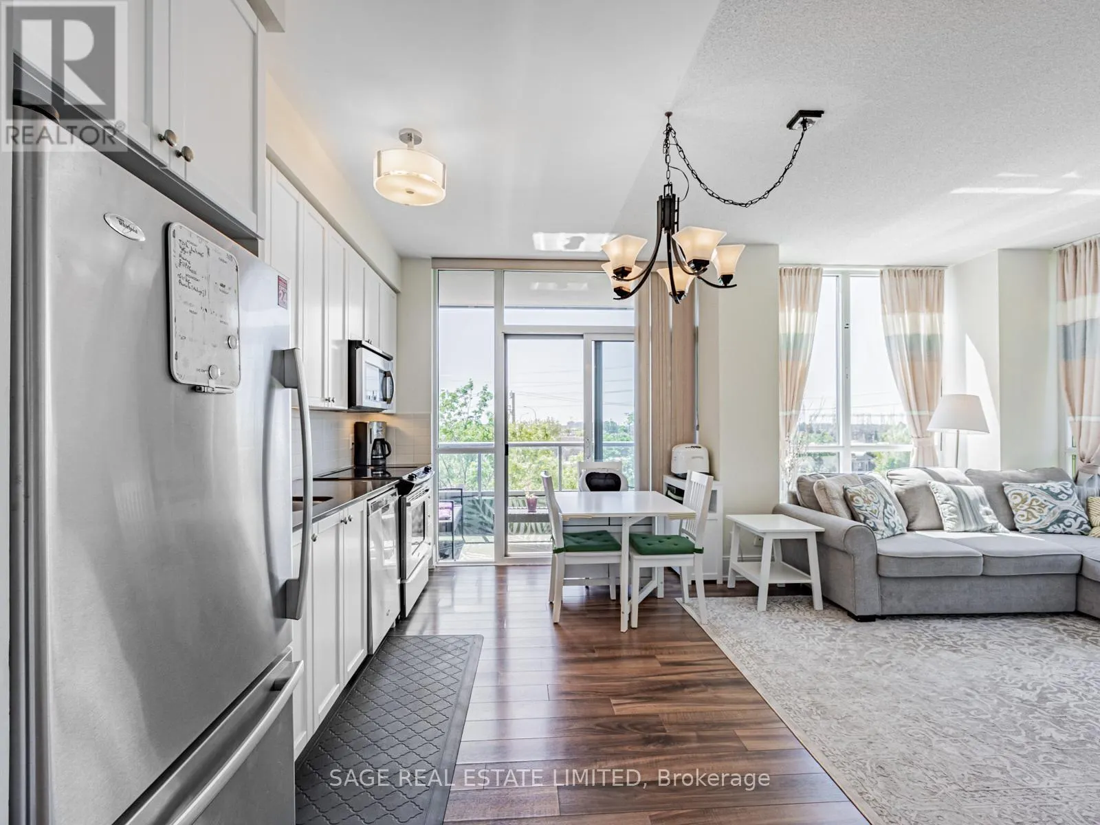 302 - 15 VIKING LANE