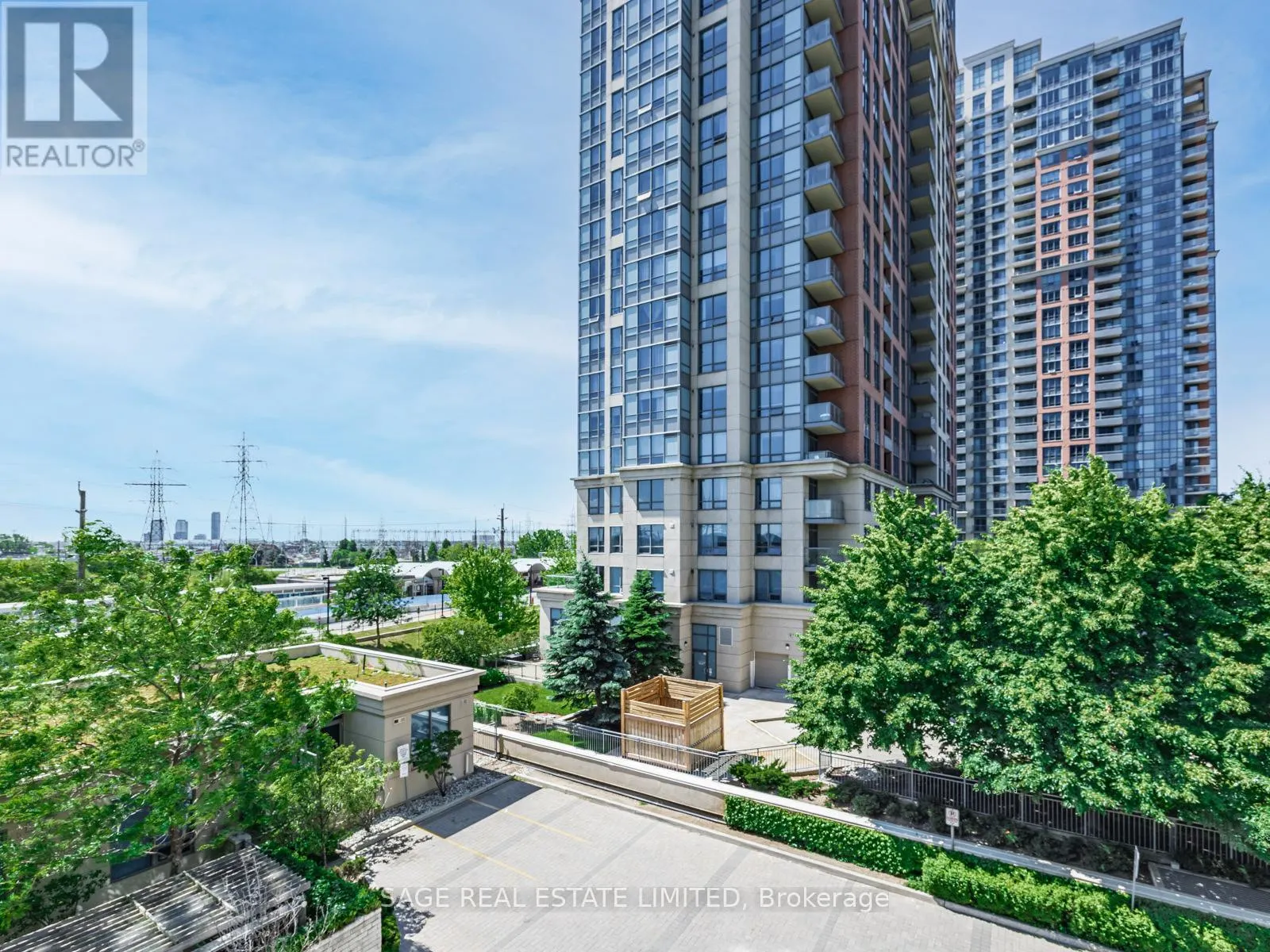 302 - 15 VIKING LANE