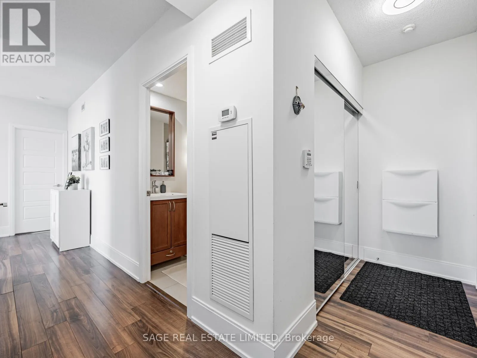 302 - 15 VIKING LANE