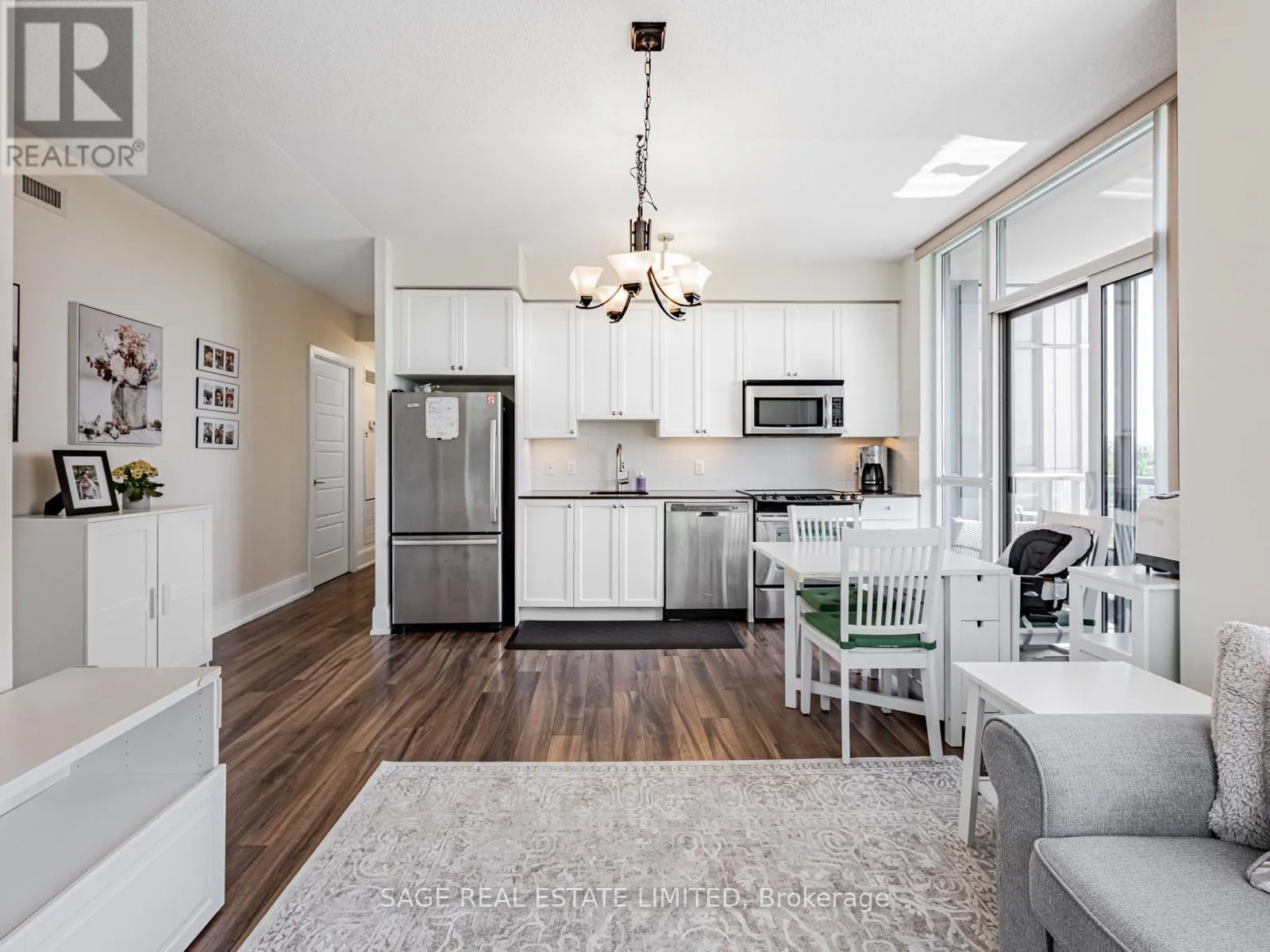 302 - 15 VIKING LANE