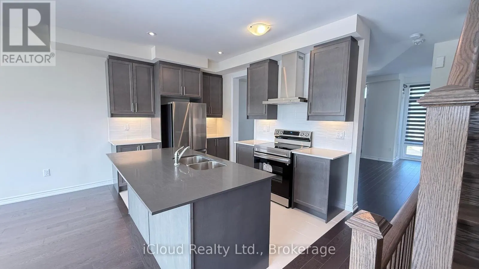 79 DONALD FICHT CRESCENT W