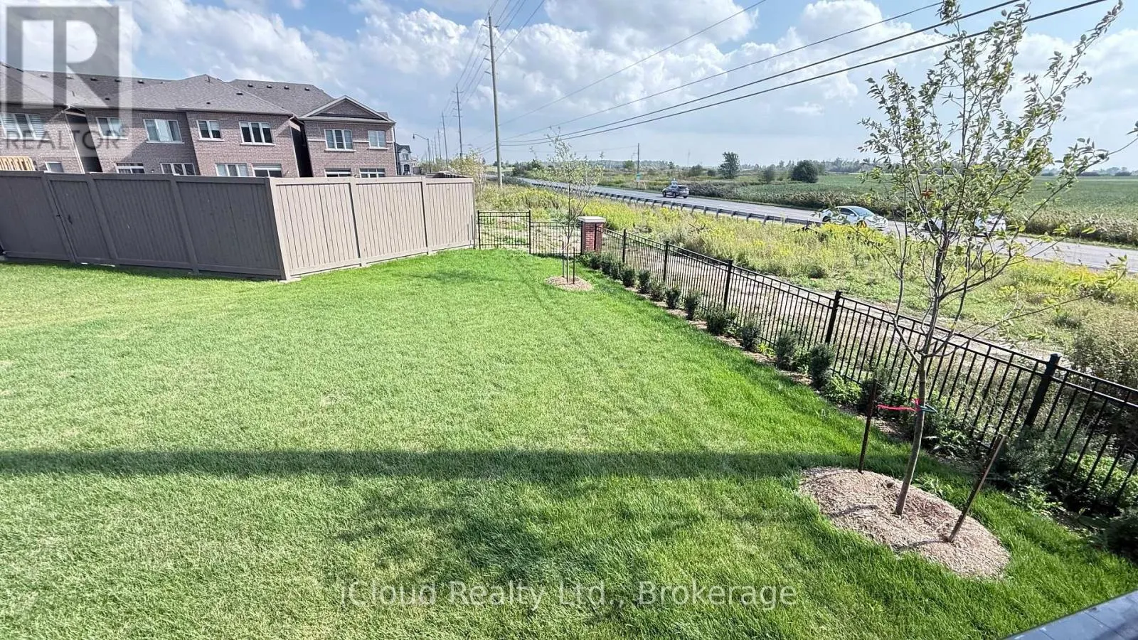 79 DONALD FICHT CRESCENT W