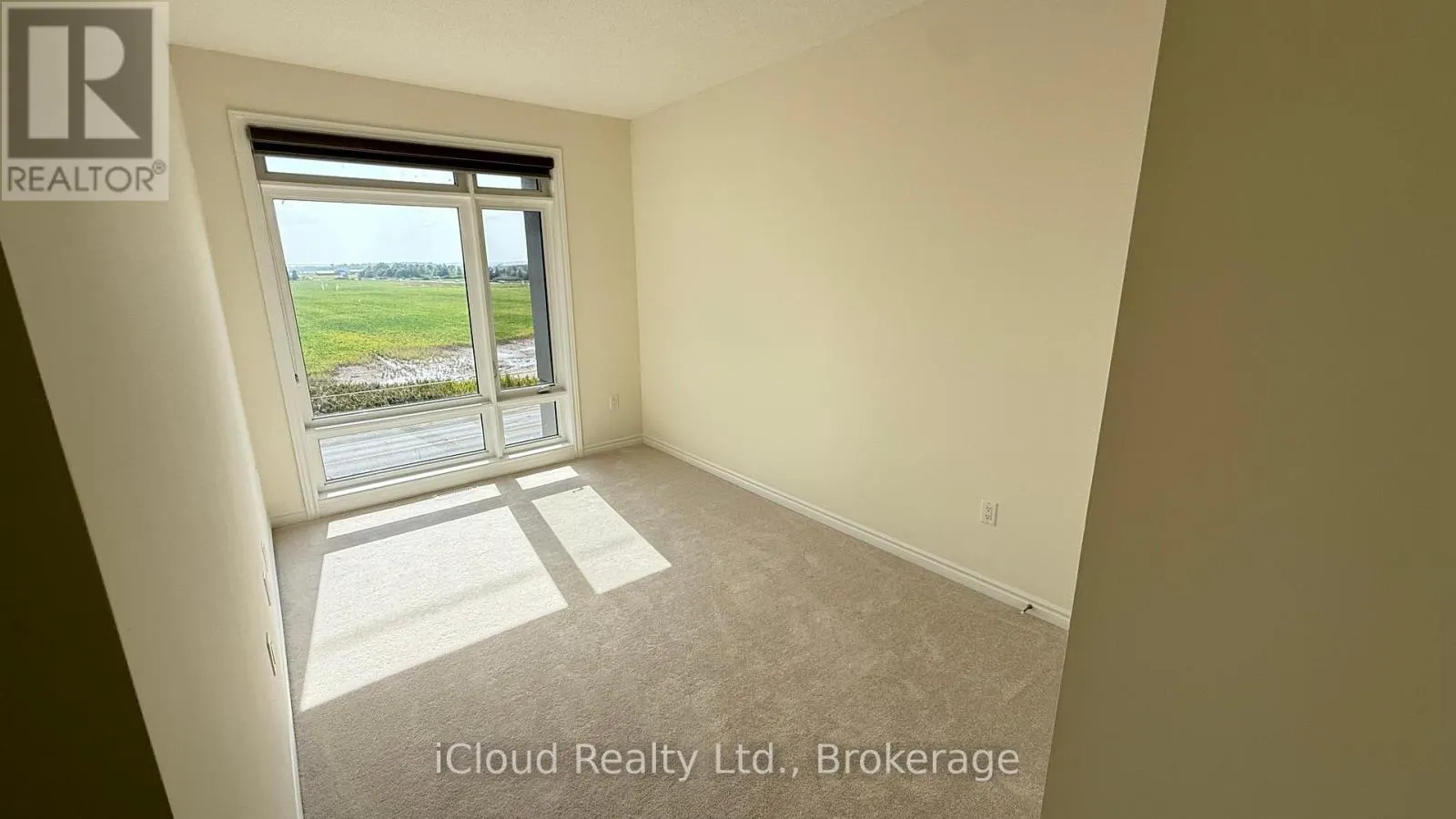 79 DONALD FICHT CRESCENT W