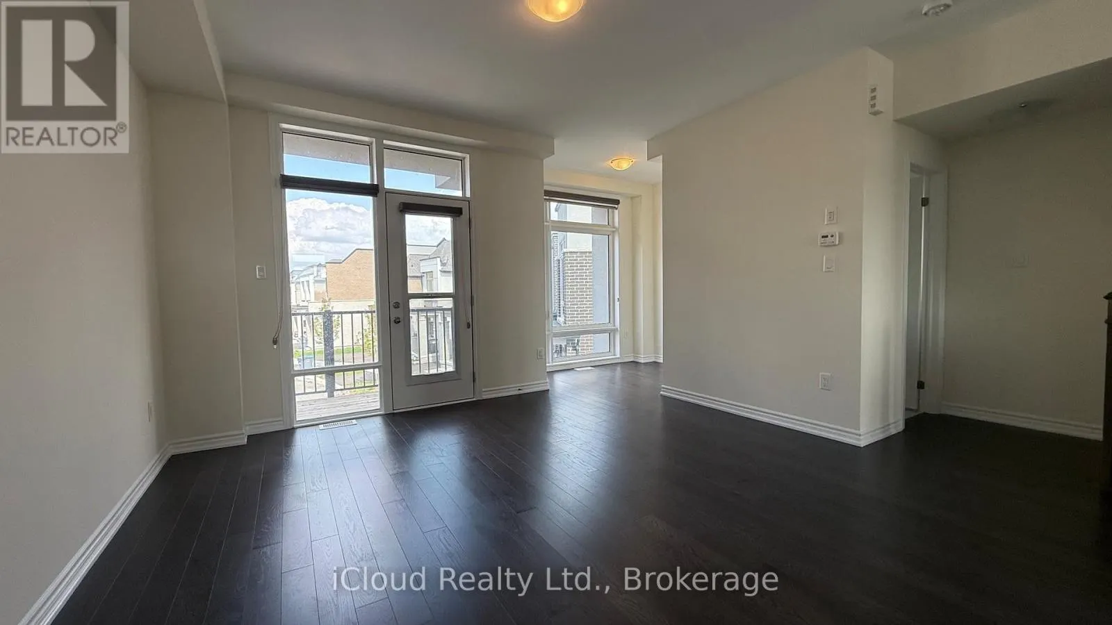 79 DONALD FICHT CRESCENT W