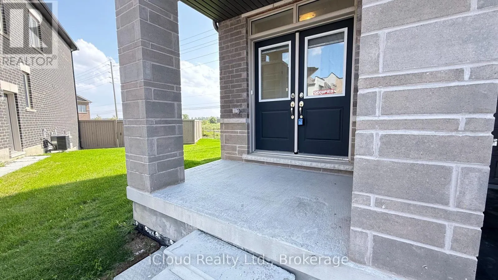 79 DONALD FICHT CRESCENT W