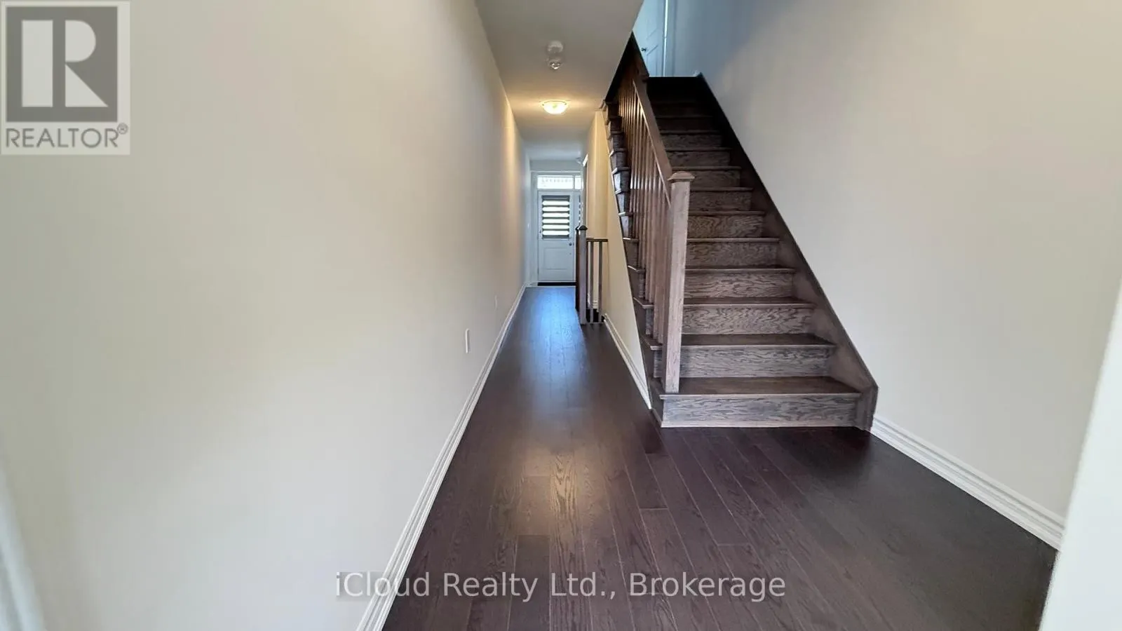79 DONALD FICHT CRESCENT W
