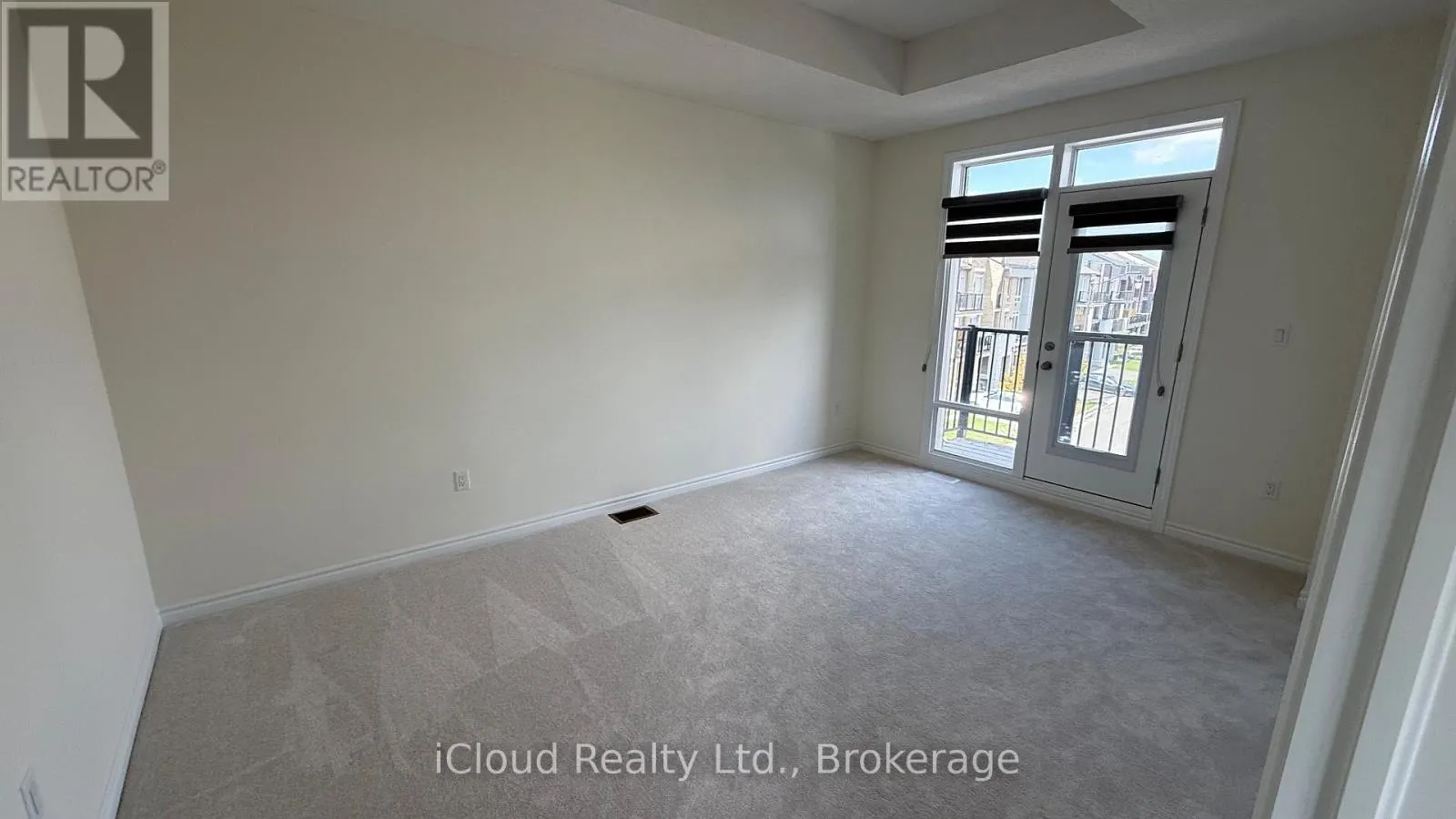 79 DONALD FICHT CRESCENT W