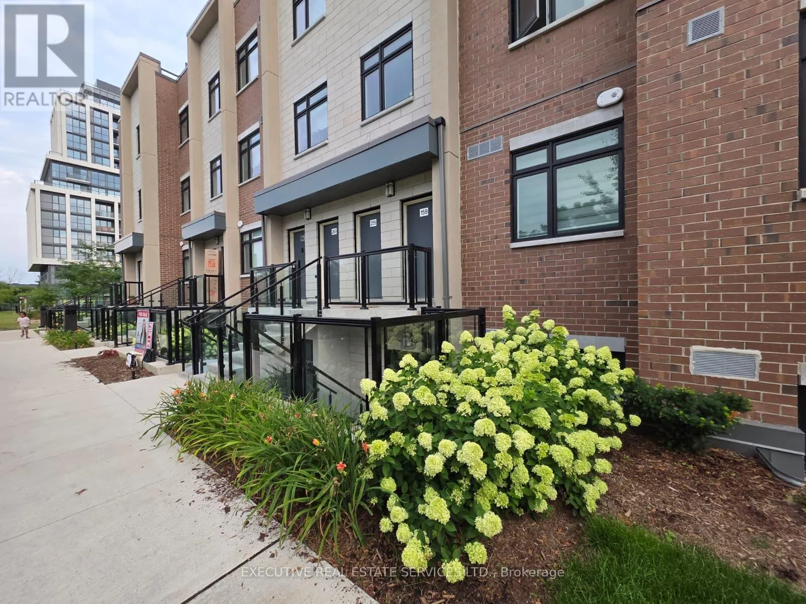 159 - 1095 DOUGLAS MCCURDY COMM DRIVE
