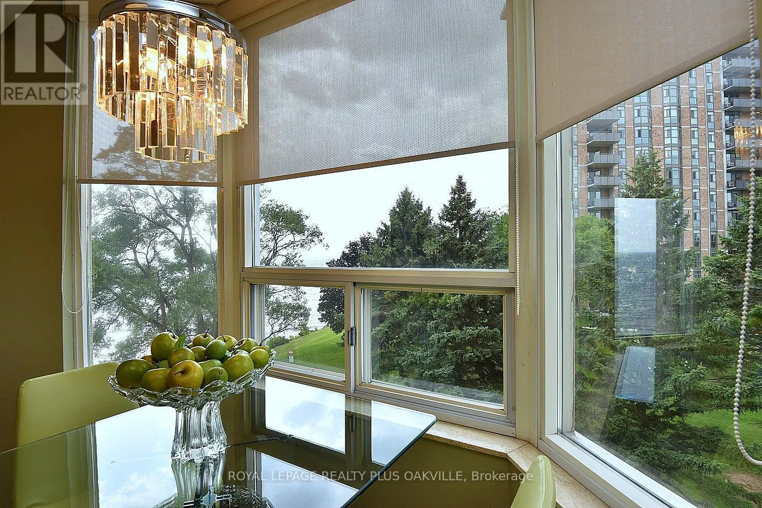 404 - 5280 LAKESHORE ROAD