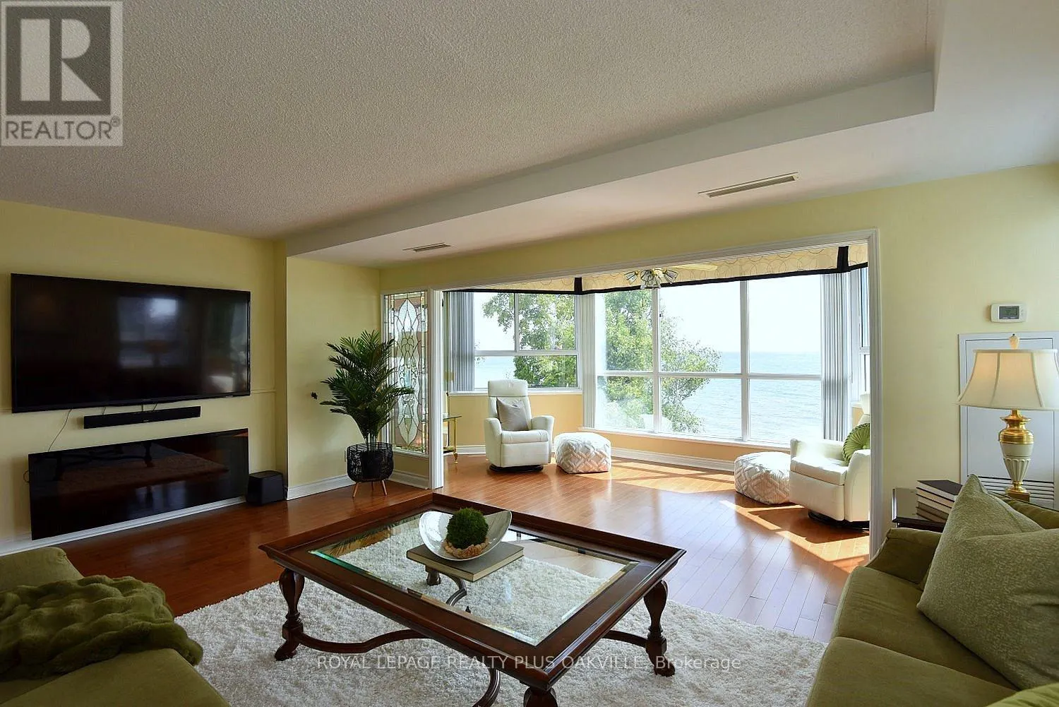 404 - 5280 LAKESHORE ROAD