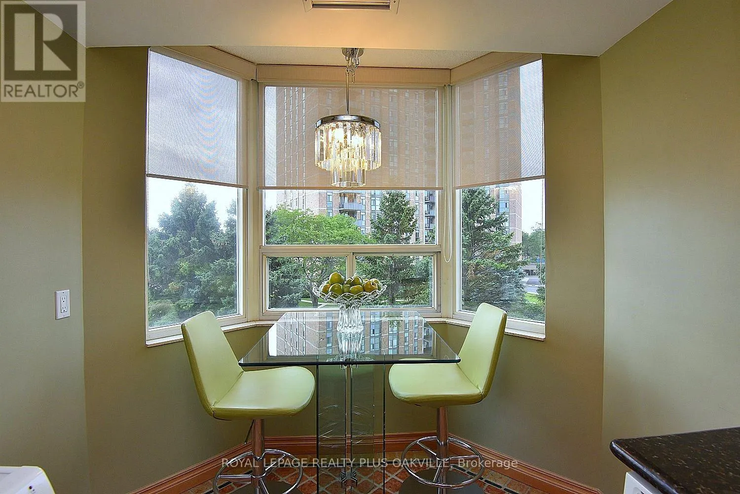 404 - 5280 LAKESHORE ROAD