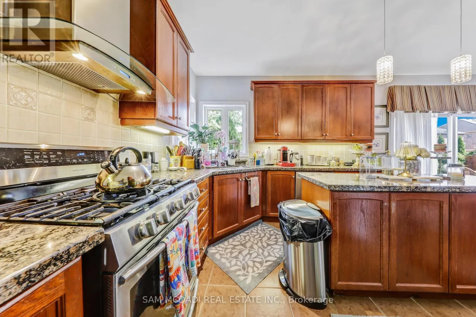 3306 FOX RUN CIRCLE