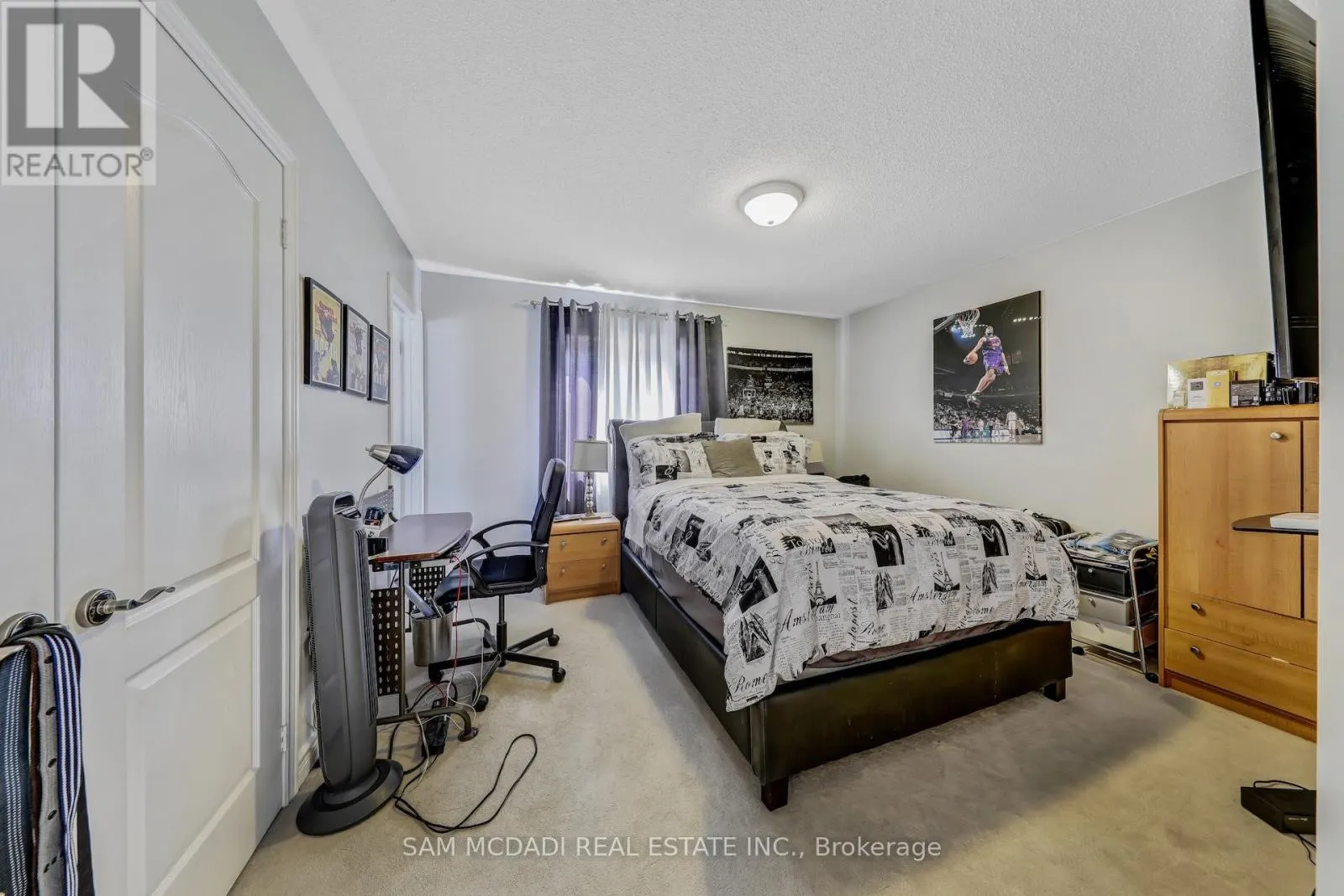 3306 FOX RUN CIRCLE