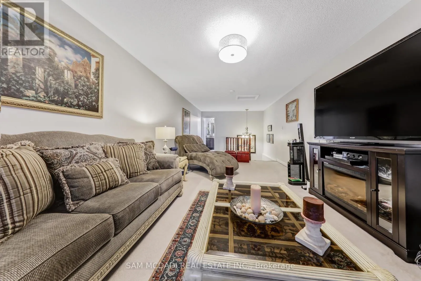 3306 FOX RUN CIRCLE