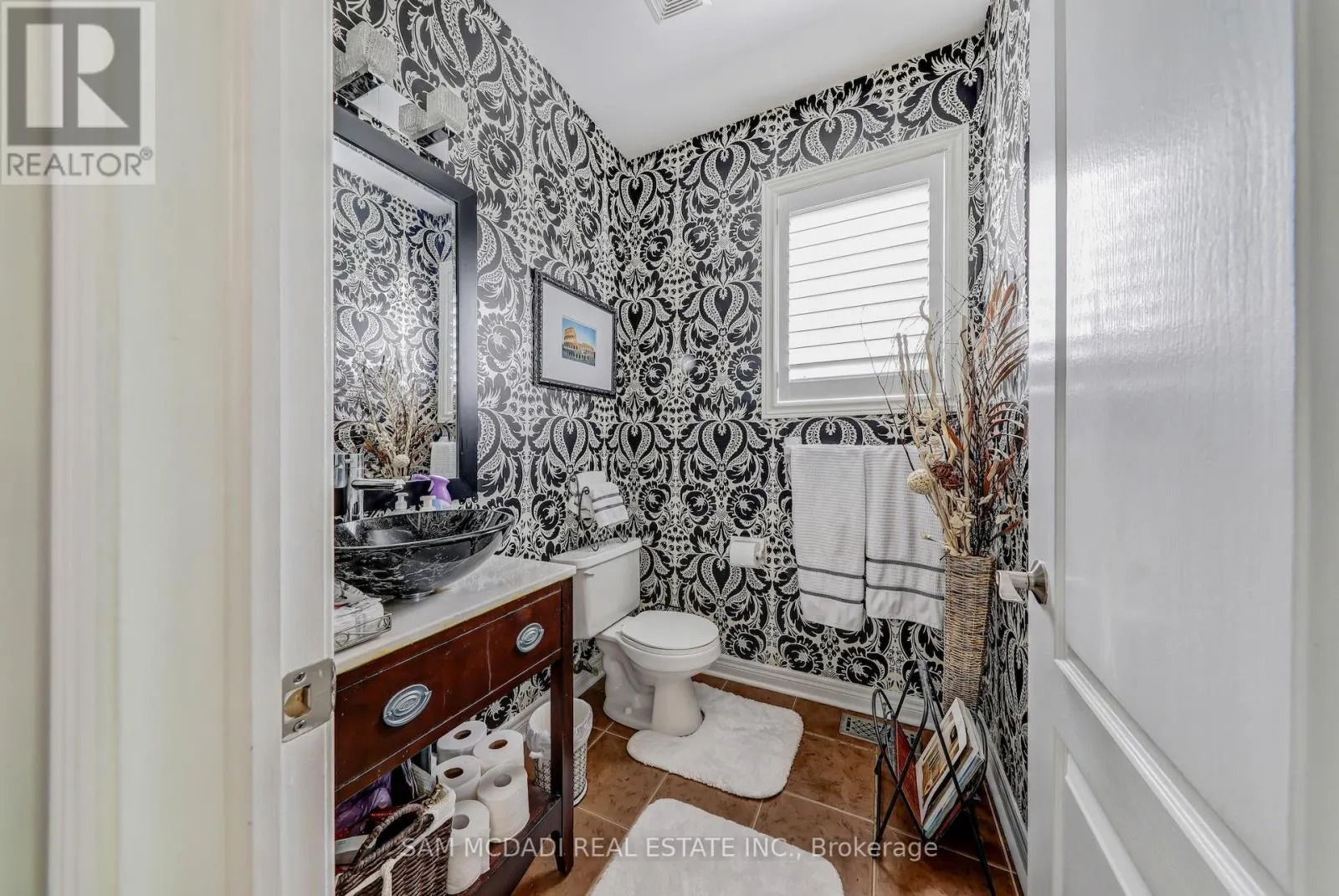 3306 FOX RUN CIRCLE