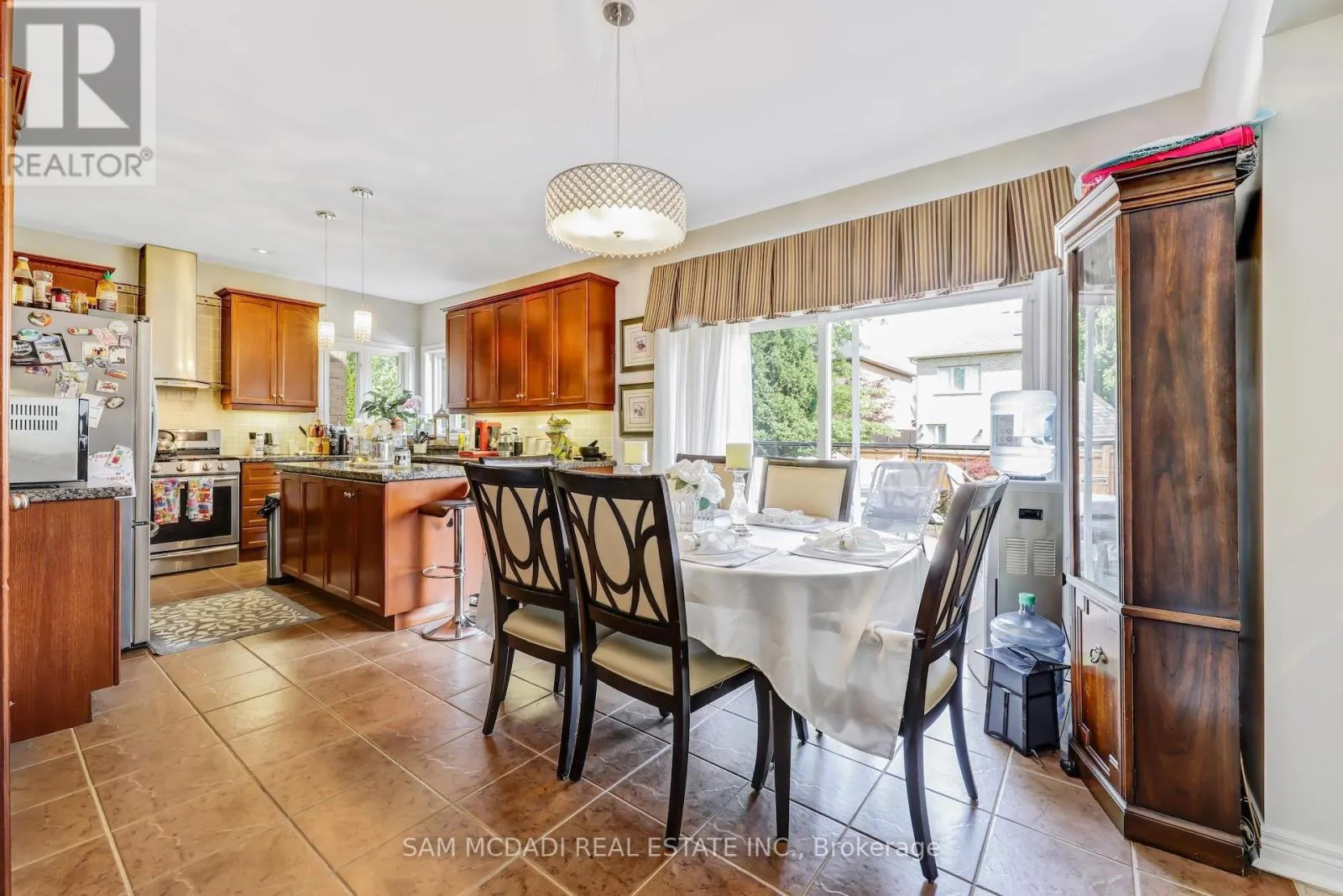 3306 FOX RUN CIRCLE